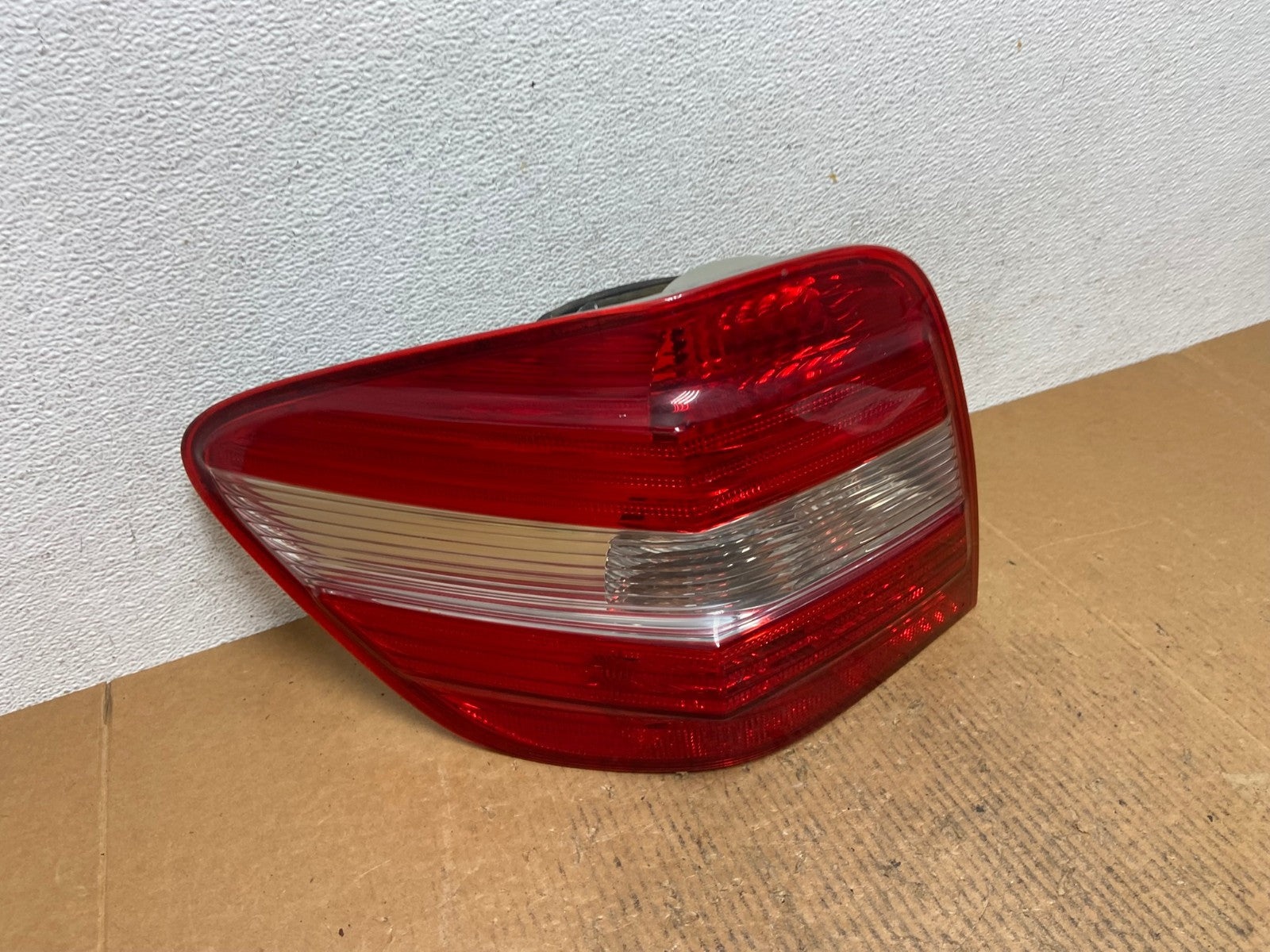 2006 - 2008 Mercedes ML 350 Ml-Class Left Driver Lh Tail Light AE1315 LK2