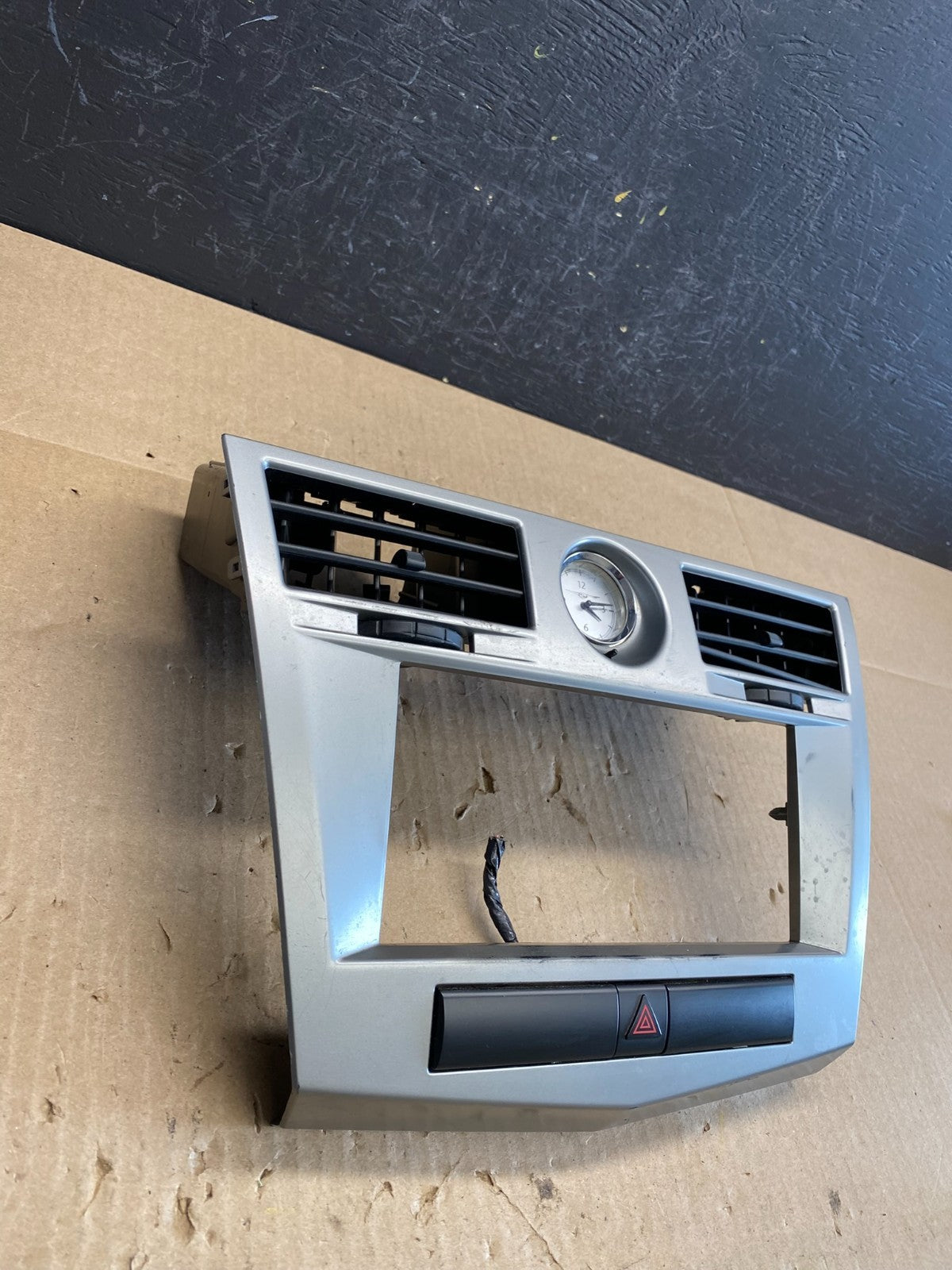 2007 2010 Chrysler Sebring Center Dash Radio Clock Bezel Trim Panel Oe AC6337 DG5