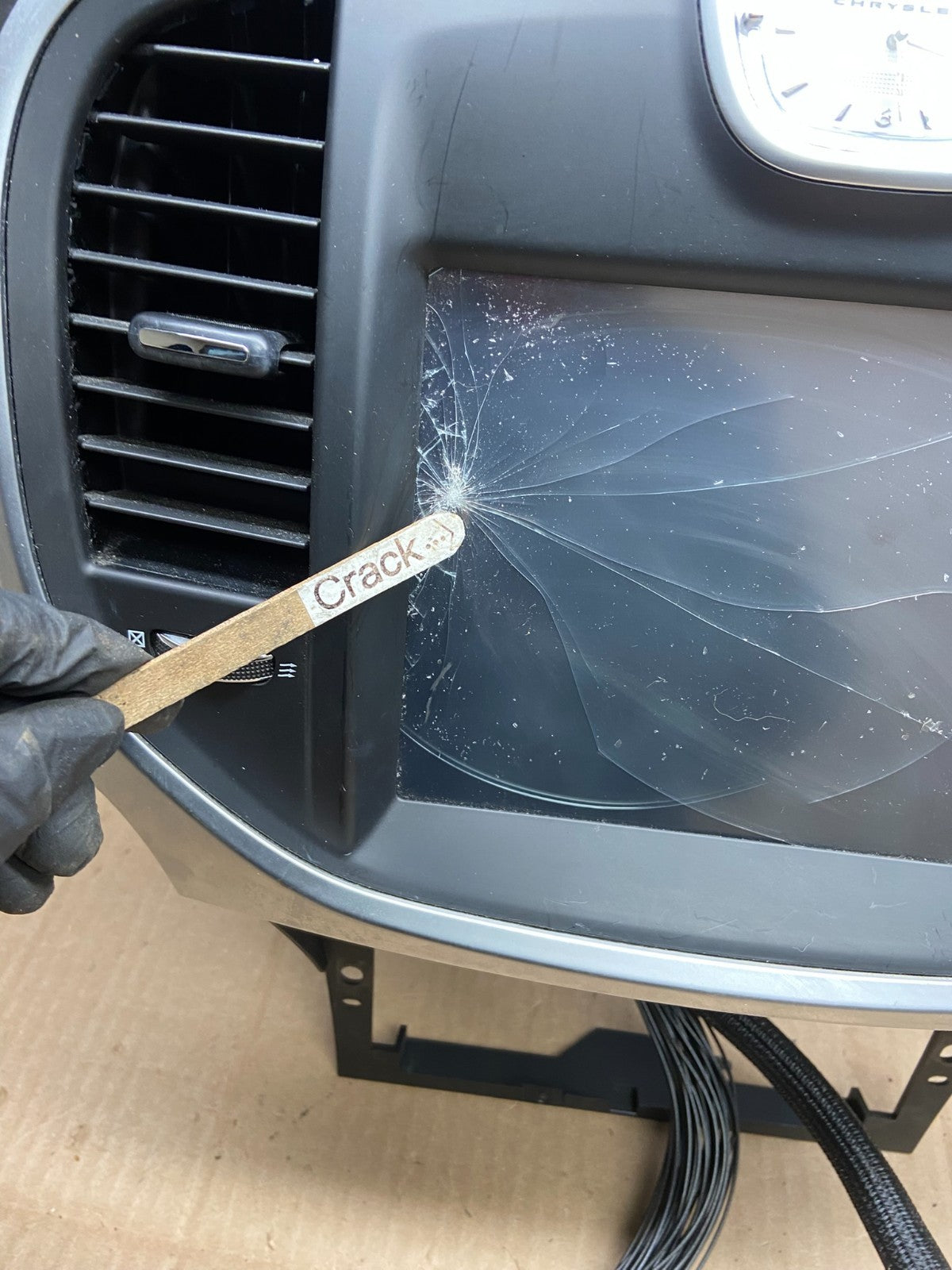 2011-2014 Chrysler 300 Dash A/C Climate Control Screen Radio Bezel OEM Y2440 DG1