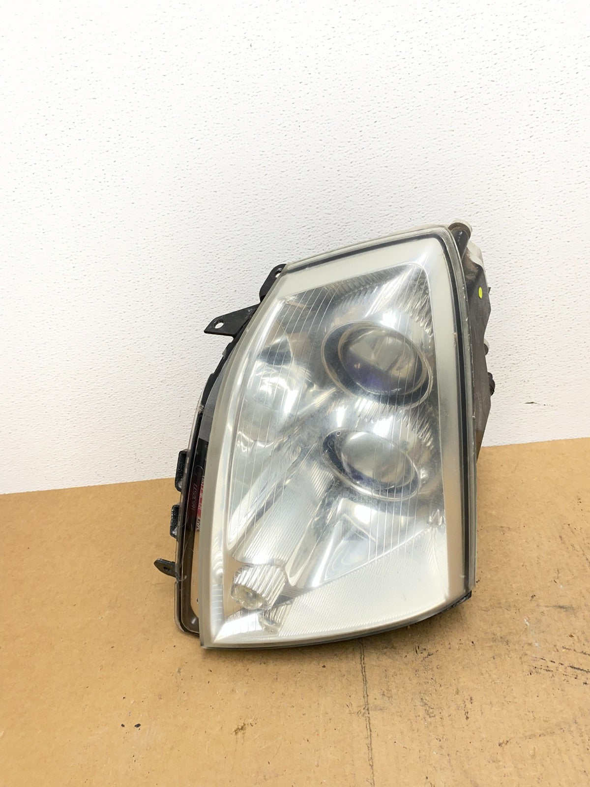 2005 to 2011 Cadillac STS Left Driver LH Side Xenon Headlight OEM AC3438 DW0