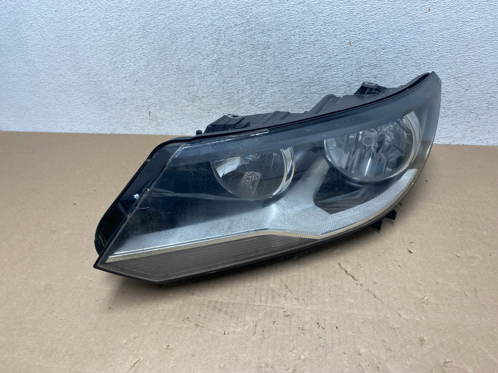 2012 to 2018 Volkswagen Tiguan Left Driver LH Halogen Headlight AG5793 DW2