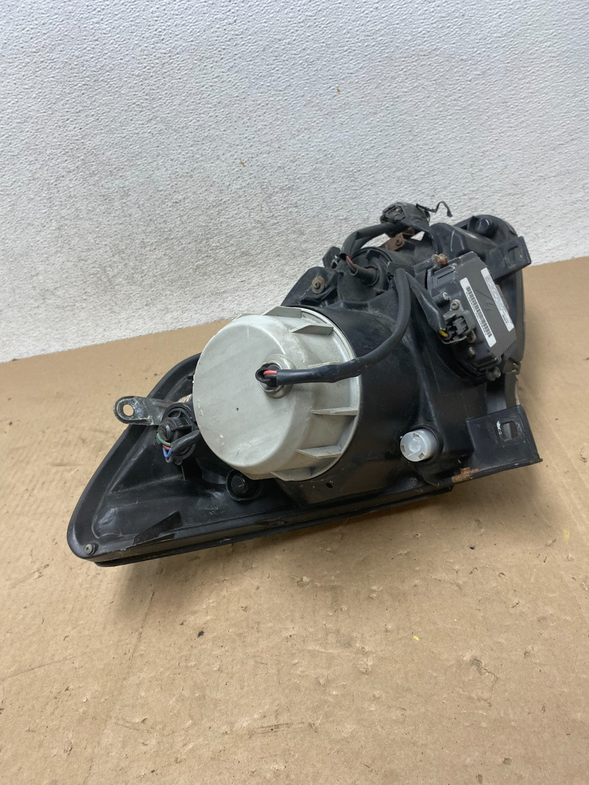 2004 to 2006 Nissan Maxima Left Driver Side Headlight Hid Xenon AG4755 DW8