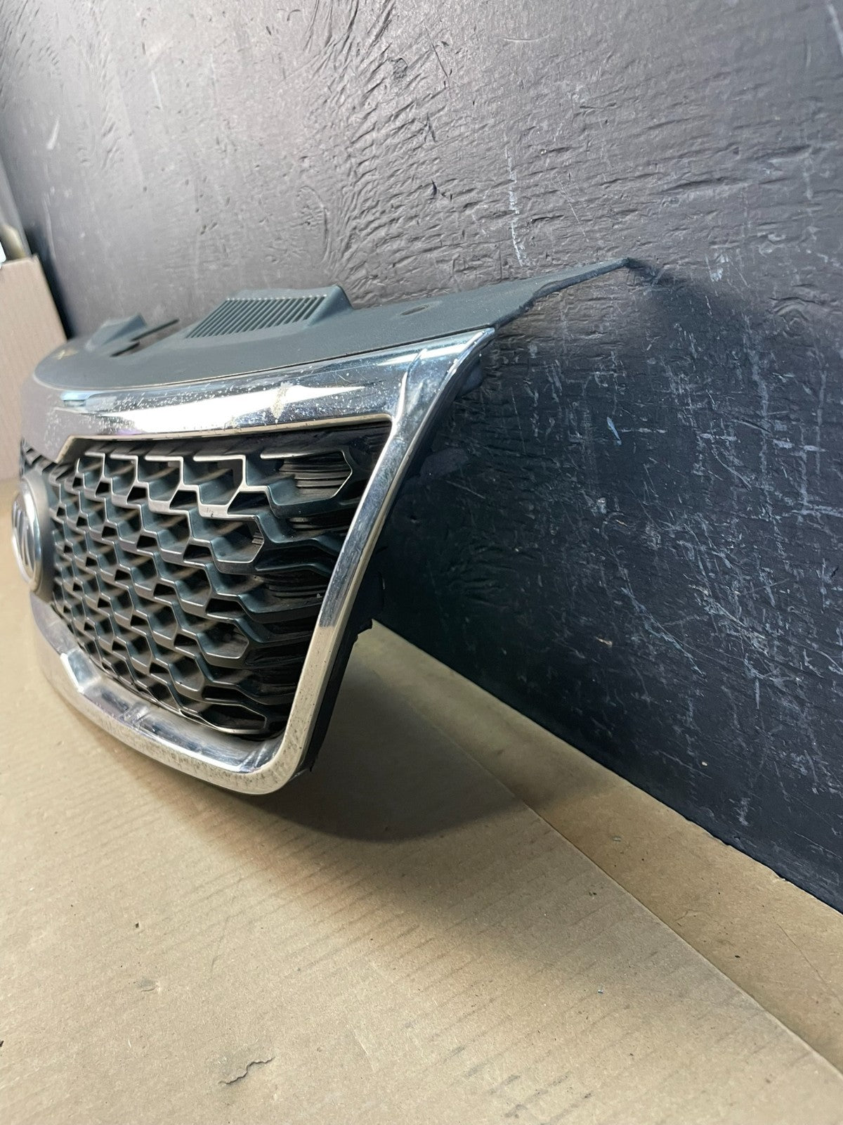 2010 to 2013 Kia Forte Koup Black Front Upper Bumper Grill Grille AC2052 DG1