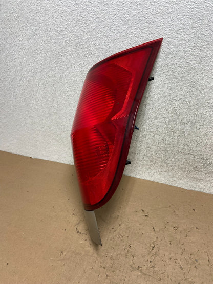 2002-2009 GMC Envoy XUV Right Passenger RH Side Tail Light AG4477 DW1