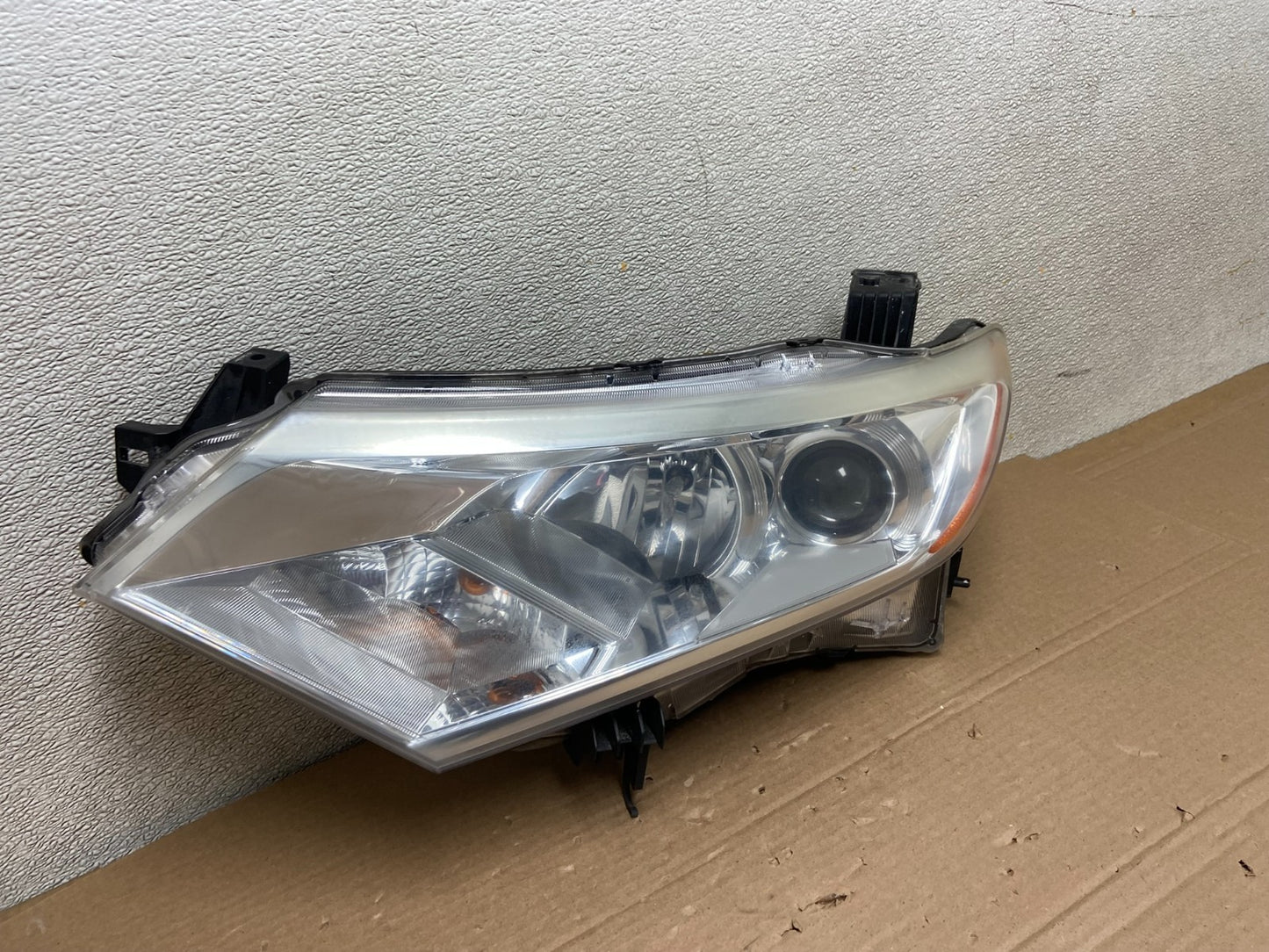 2012 to 2017 Nissan Quest Left Driver LH Side Headlight Halogen Oem AB1348 DW2