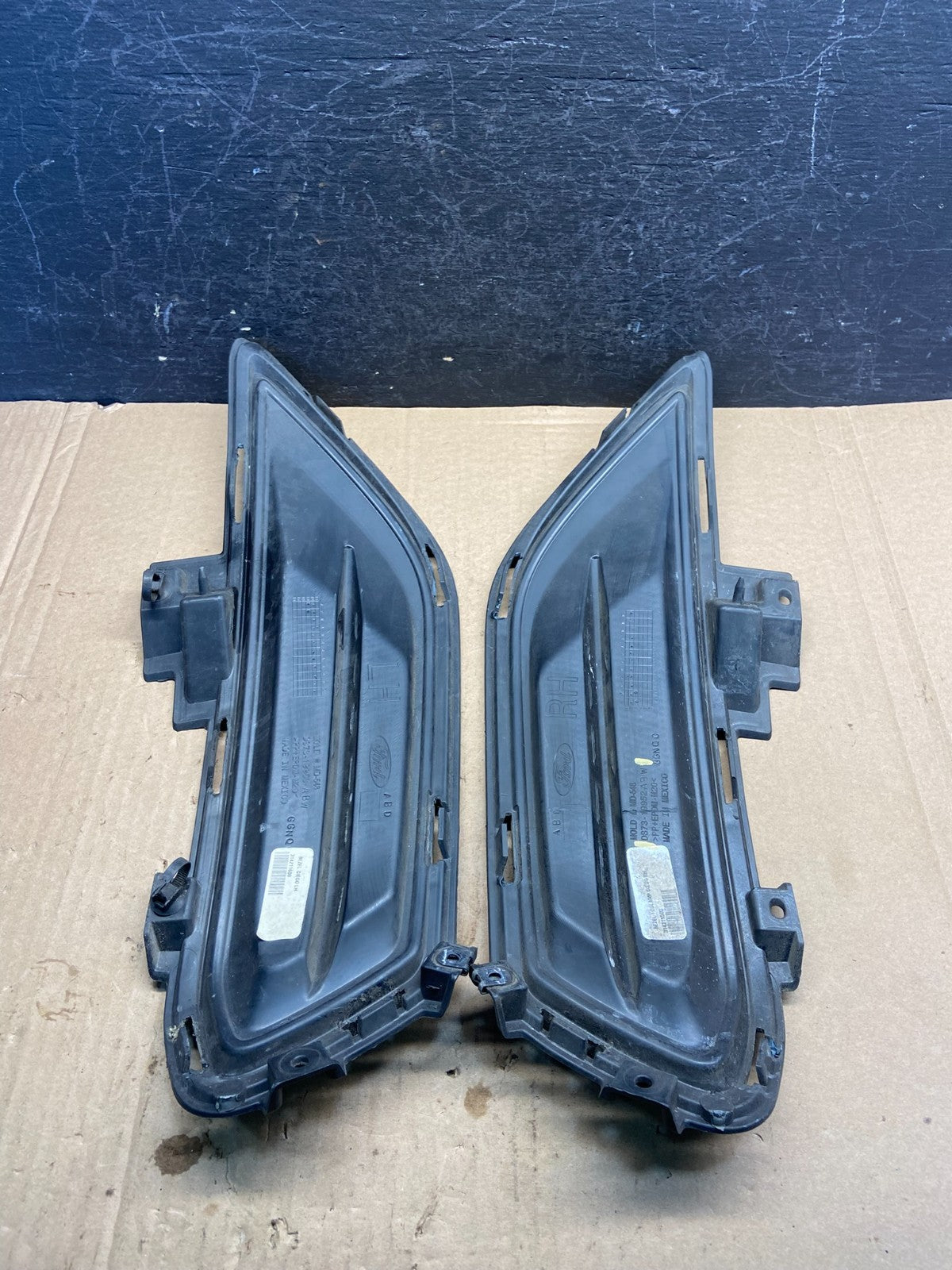 2013-2016 Ford Fusion Front Bumper Left+Right Set Fog Light Bezel Trim ae2343 DG5