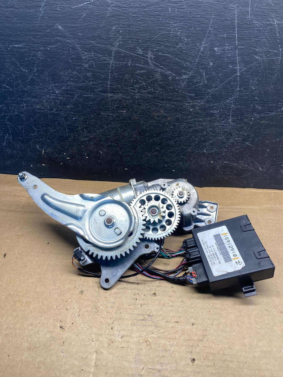 GMC Acadia Yukon Tahoe Rear Trunk Liftgate Power Motor Actuator AH4948 DG0