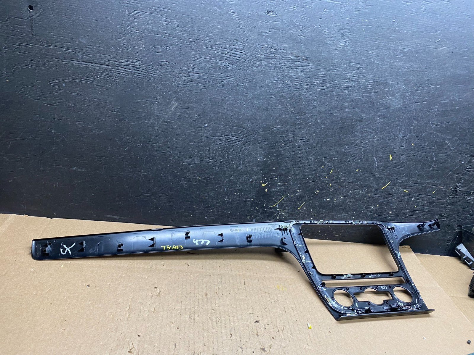 2012 to 2015 Volkswagen Passat Radio Dashboard Bezel Trim Cover T4683 DG4