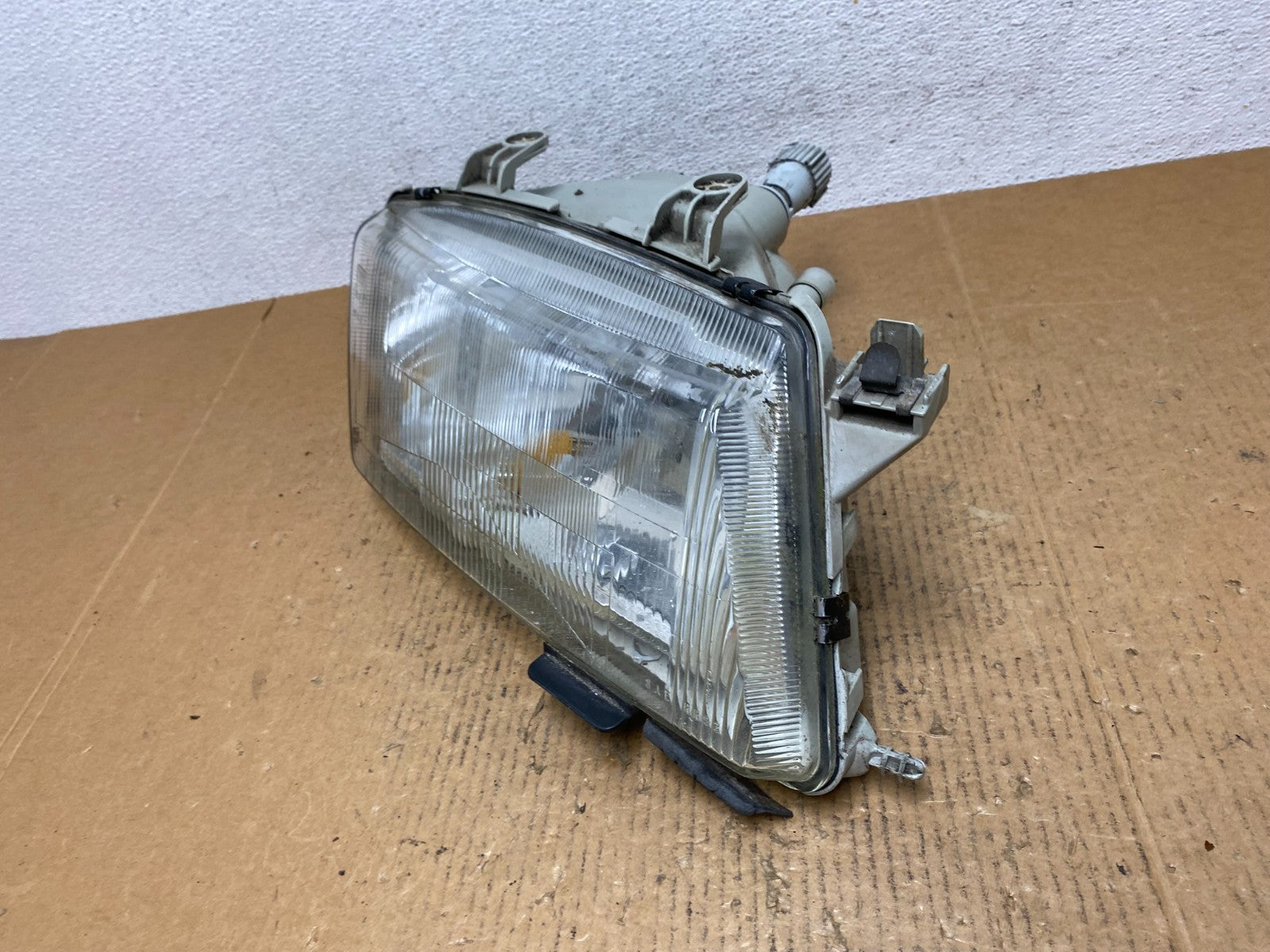 1999 - 2003 Saab 9-3 Front Right Passenger Side Headlight AE1312 DW1
