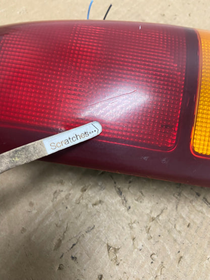 1999-2002 Chevrolet Silverado 1500 Right Passenger Side Tail Light AG1192 LK3