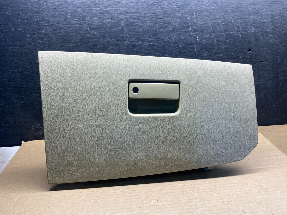 2011 to 2019 Ford Explorer Front Right Passenger Storage Glove Box AI0065 DG0