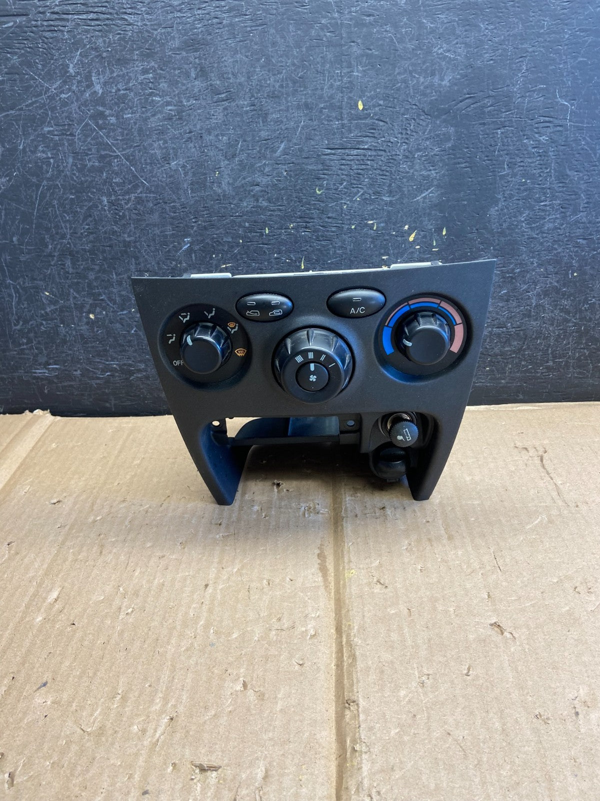 2001 to 2006 Hyundai Santa Fe Temperature Climate Control Heat A/C AI2673 PS0