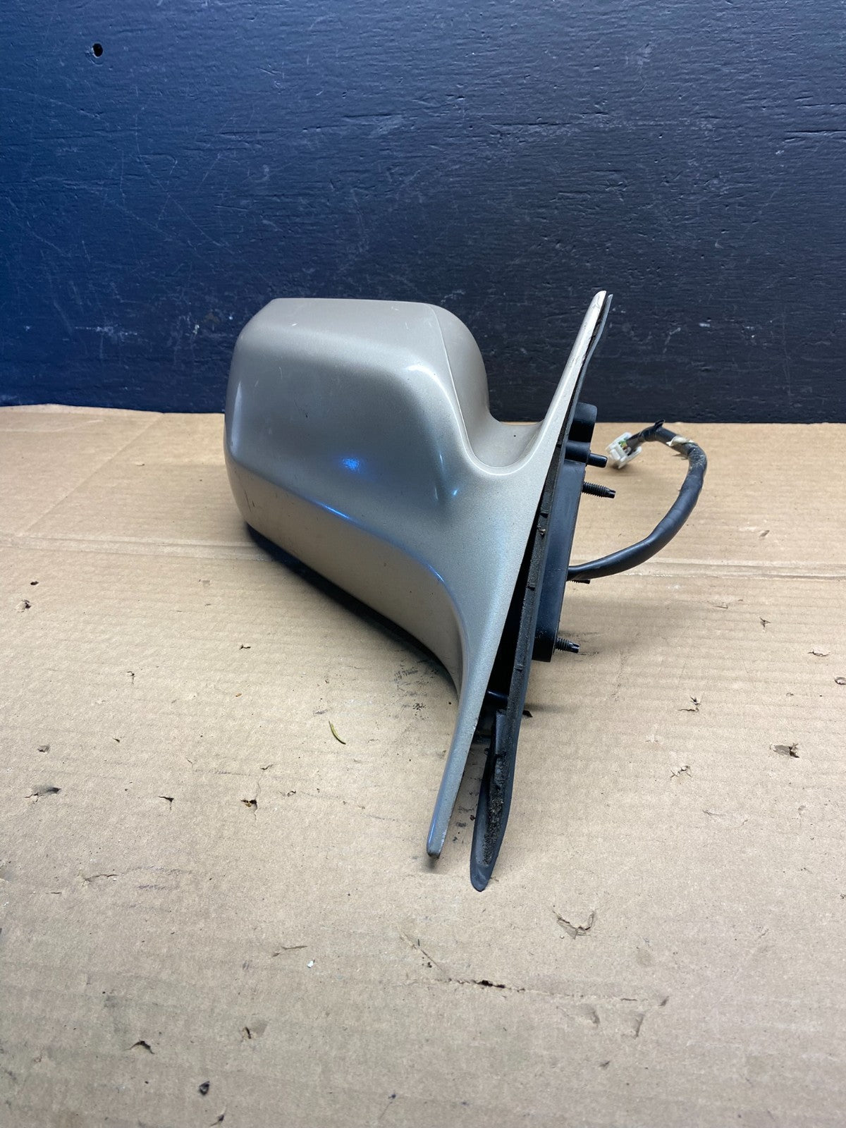 2000-2004 Toyota Avalon Right Passenger View Door Mirror AC8780 DW2