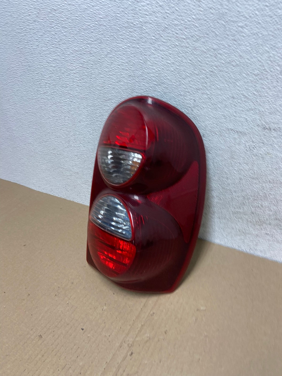2005 2006 2007 Jeep Liberty Right Passenger Rh Side Tail Light AE9463 LK1