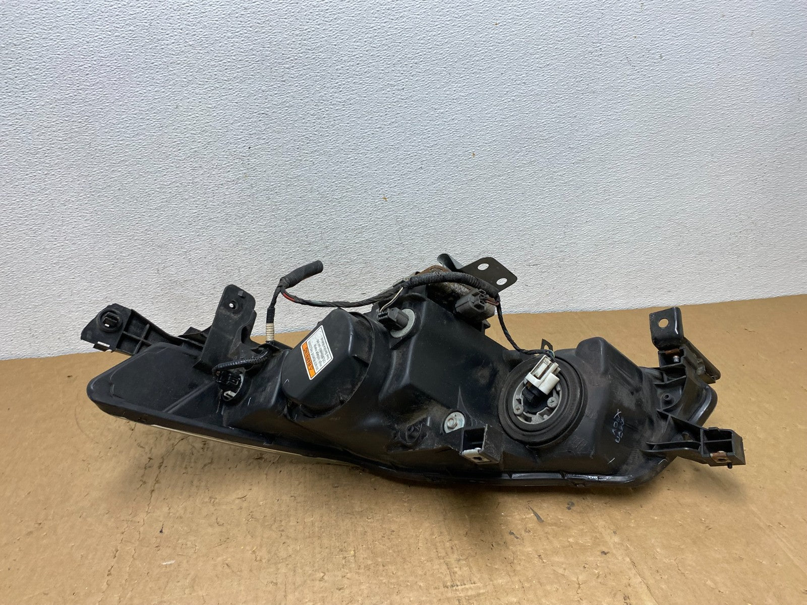 2004 2005 2006 Acura TL Headlight Right Passenger Side Xenon HID AD0561 DW5