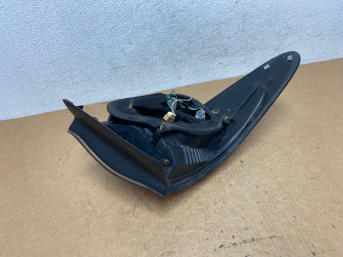 2002 to 2004 Lexus ES300 ES330 Right Passenger Side Tail Light AD4757 LK4