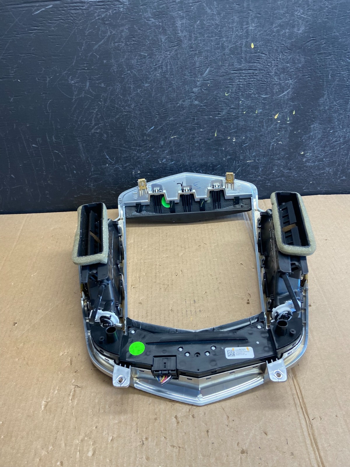 2013-2016 Cadillac SRX Center Dash Radio Trim Bezel with Air Vents OE AE4259 DG4