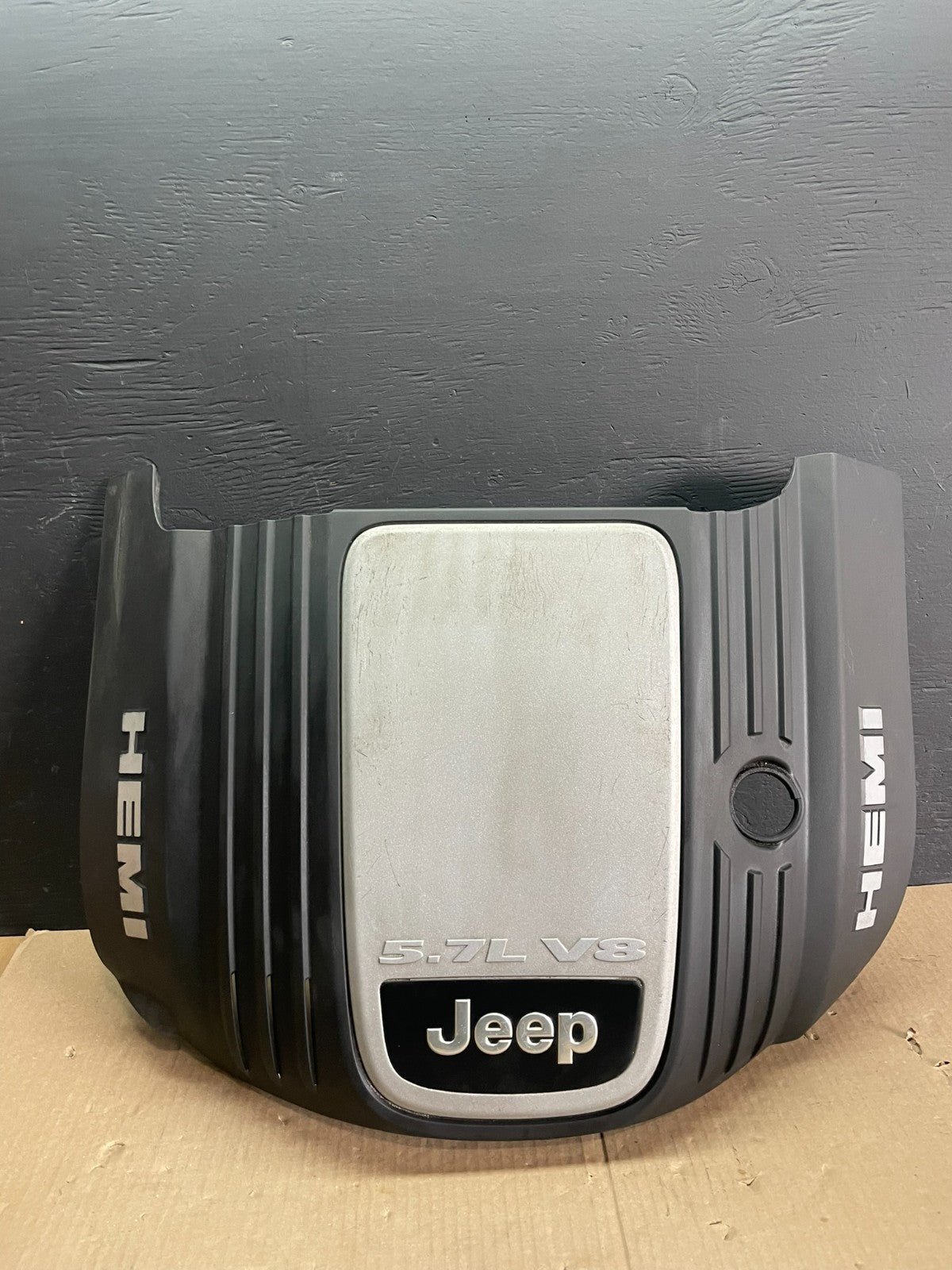 2005 to 2010 Jeep Grand Cherokee 5.7L Hemi Engine Cover Plastic Shield ab7843 DG0
