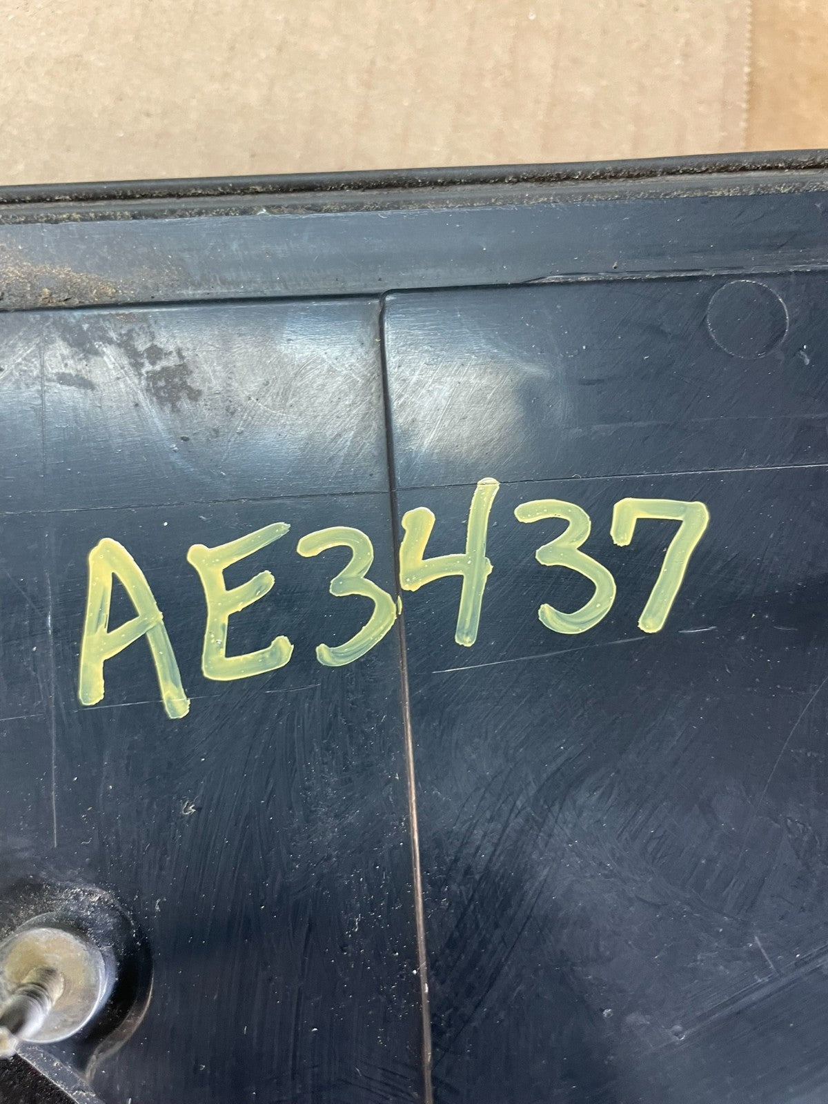 2000 to 2002 Ford Taurus Trunk Rear Center Lid Tail Light Panel ae3437 DG6