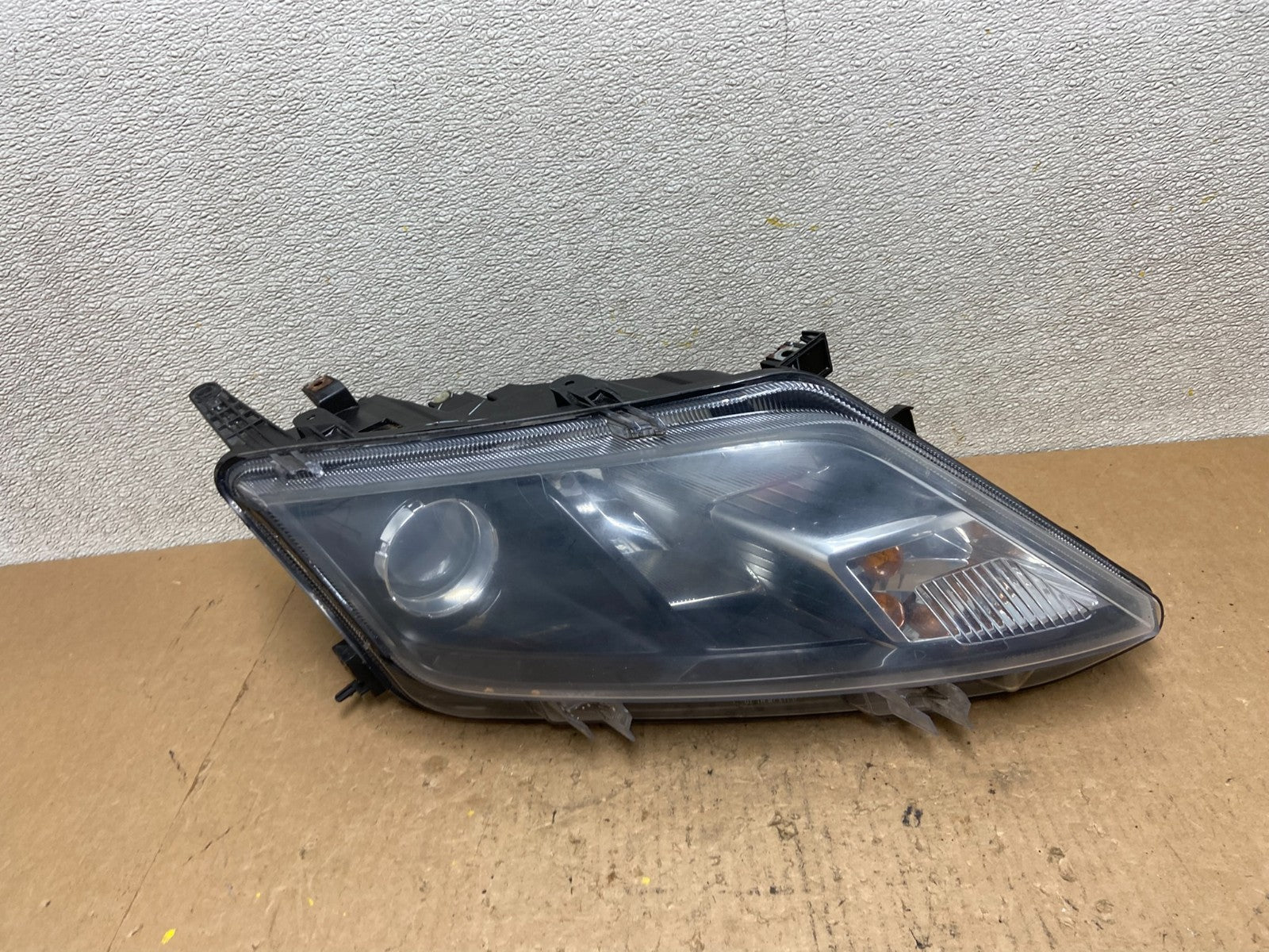 2010 2011 2012 Ford Fusion Right Passenger RH Headlight Halogen OEM Z8061 DW0