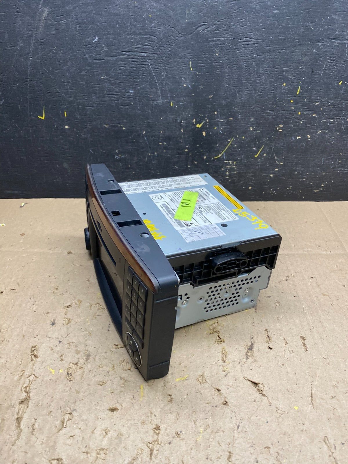 2010-2012 Mercedes W251 R350 Head Command Navigation Radio 6 CD Player u5379 DG3