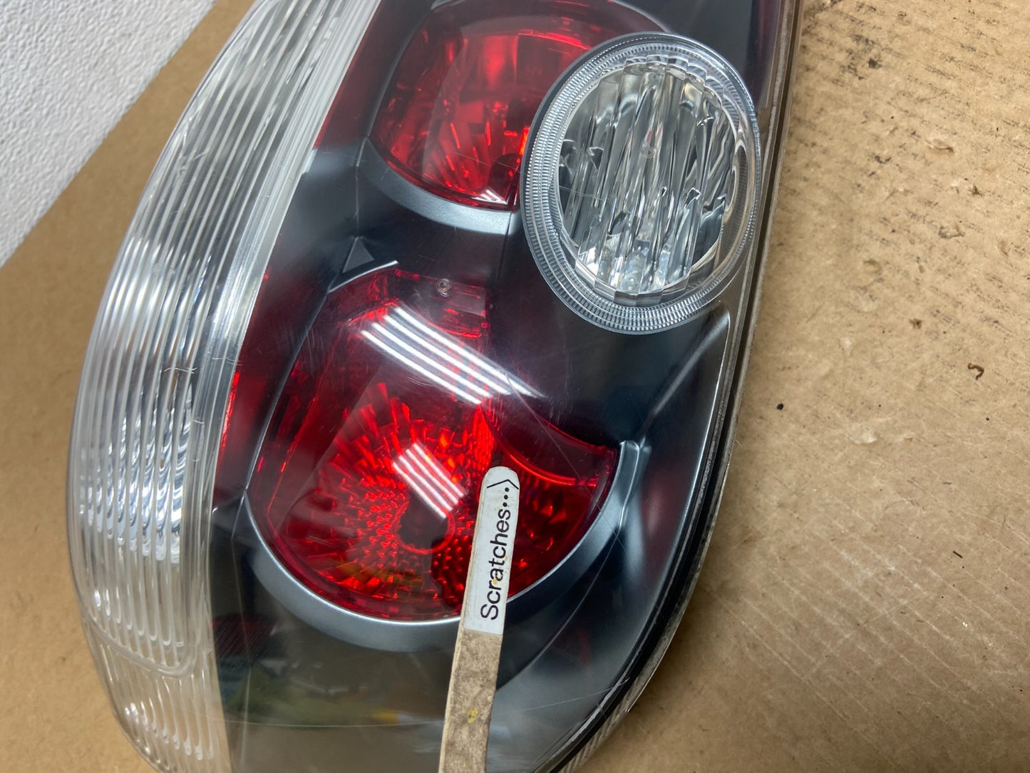 2005 to 2006 Mitsubishi Outlander Left Driver Side Tail Light AC29053