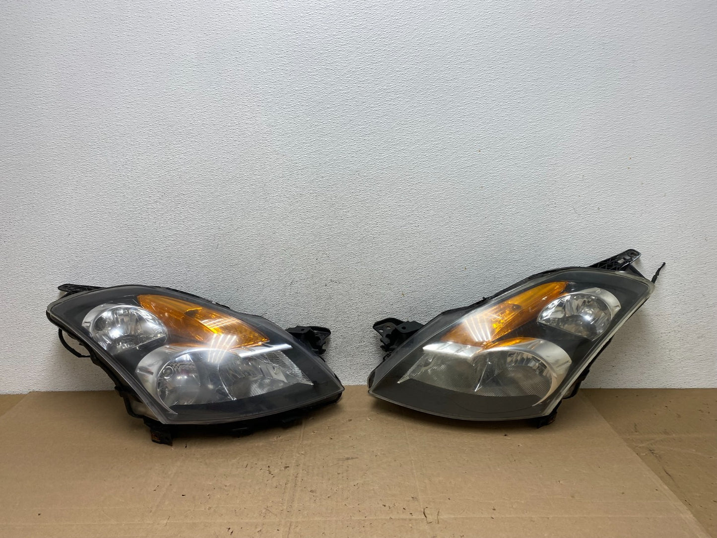 Sedan 2007 2008 2009 Nissan Altima Left+Right Set Headlights AE6053 DW0