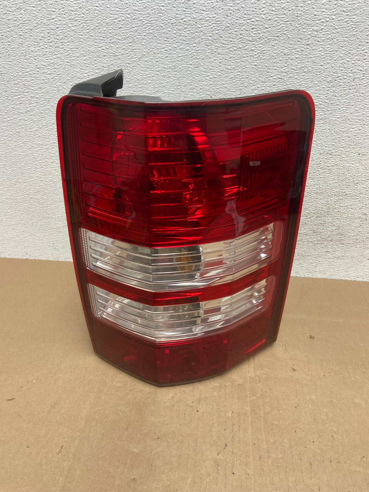 2008 to 2012 Jeep Liberty Right Passenger RH Side Tail Light AE4965 LK0