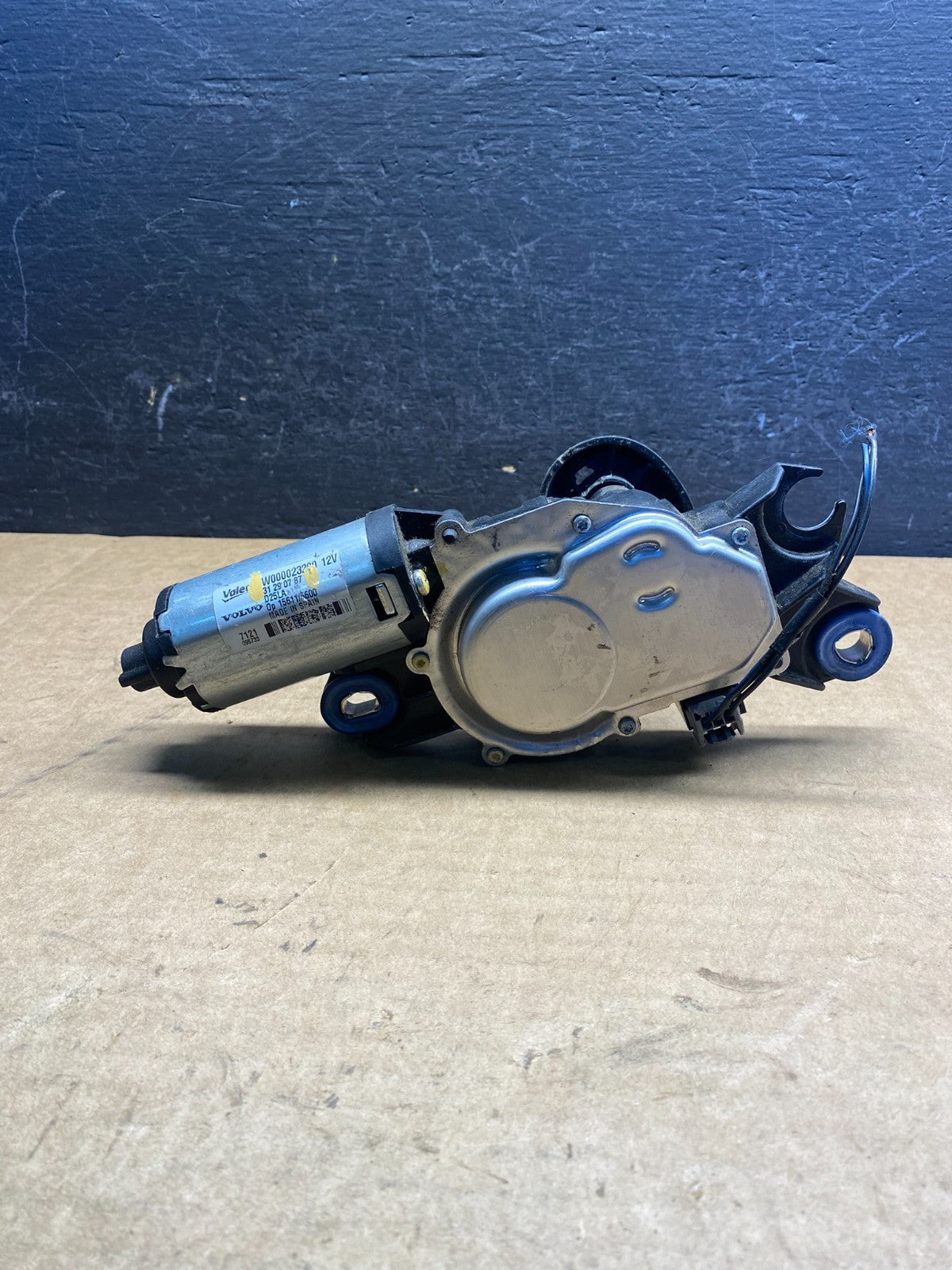 2008-2016 Volvo V70 XC60 XC70 Tailgate Back Door Rear Wiper Motor Wiper AD75284