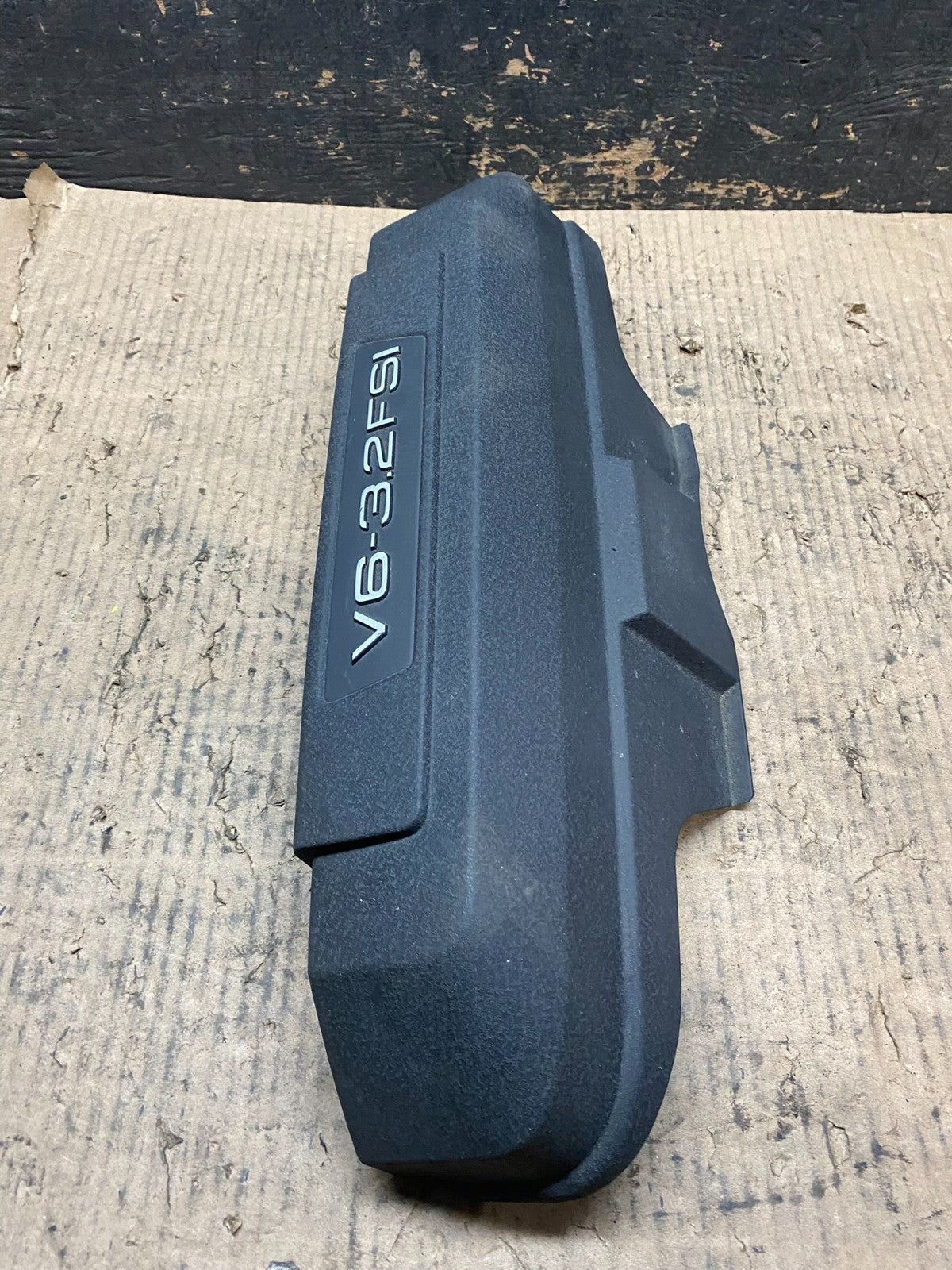 2008 to 2008 Audi A6 3.2L Engine Motor Cover u6165 DG3