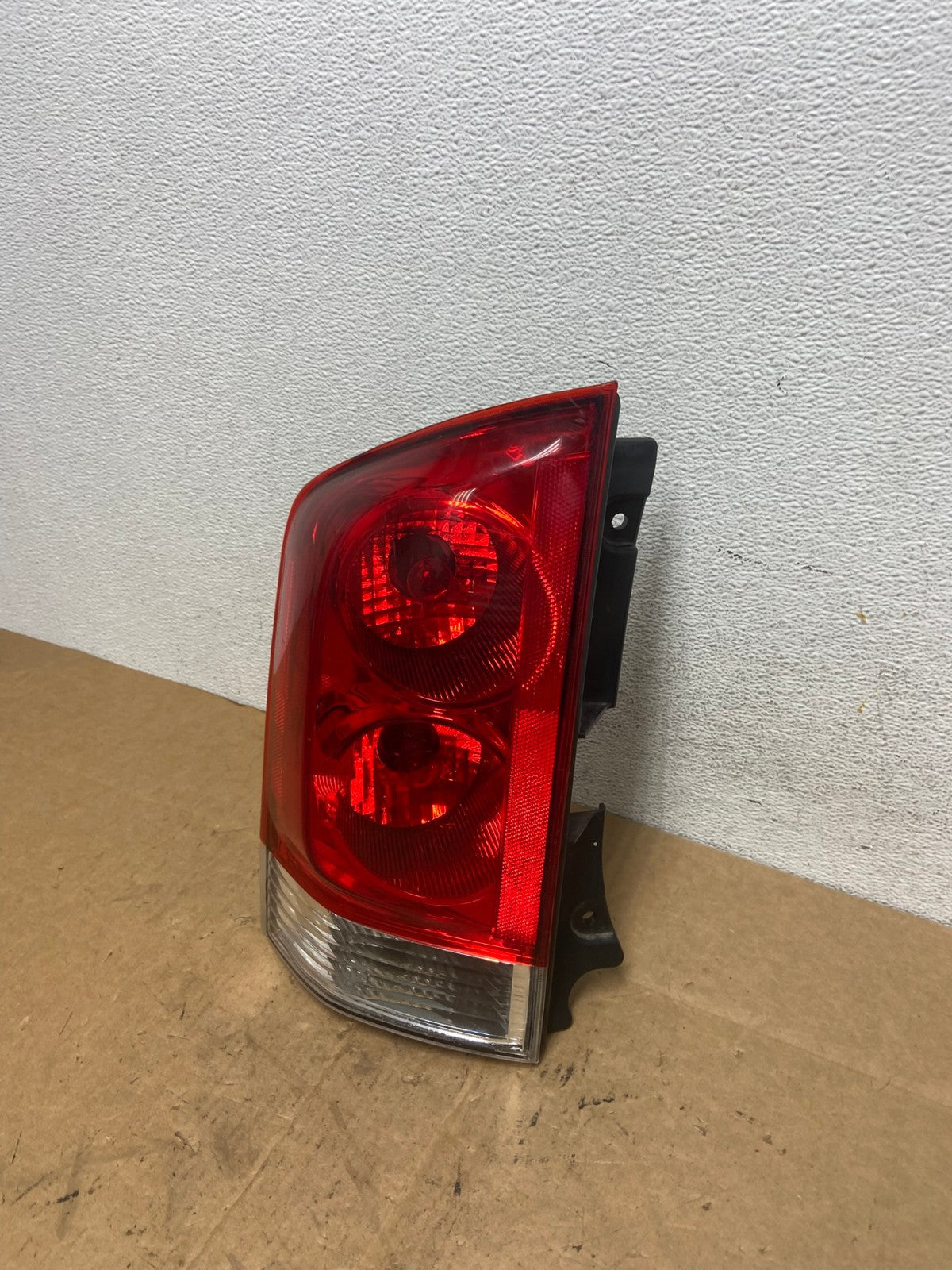2005 to 2015 Nissan Armada Left Driver Lh Side Tail Light AD5183 LK0