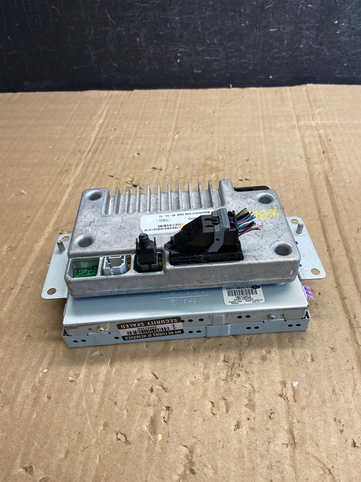 2012 to 2016 Ford Explorer Radio Information Display Screen ae1728 DG5