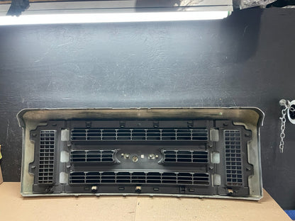 2008 to 2014 Ford Econoline E150 E250 Front Upper Chrome Grill Grille M8172 DG9