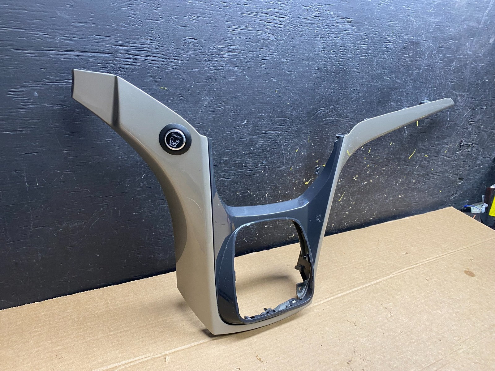 2013 - 2016 Ford Escape Center Dash Radio Gear Shifter Panel Bezel Trim w6478 DG1