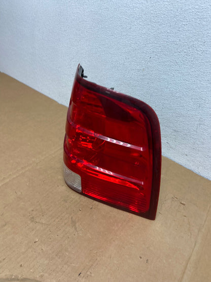2003 2004 2005 2006 Ford Expedition Right Passenger Rh Tail light AC8432 LK1