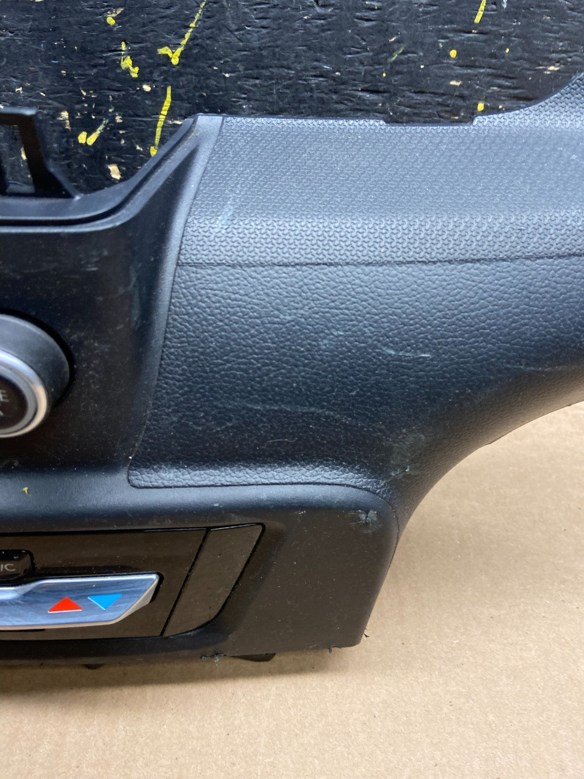 2020 to 2023 Ford Explorer Radio Climate Control Panel Trim y2074 DG1