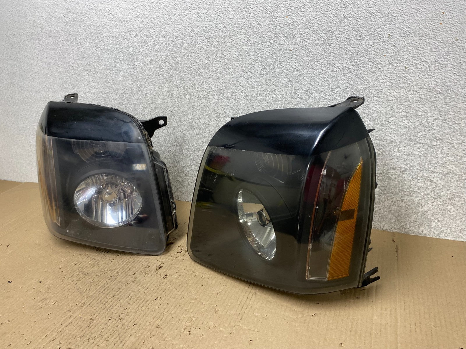 2007 - 2014 GMC Yukon Halogen Headlights Left+Right Side Set AF2922 DW1