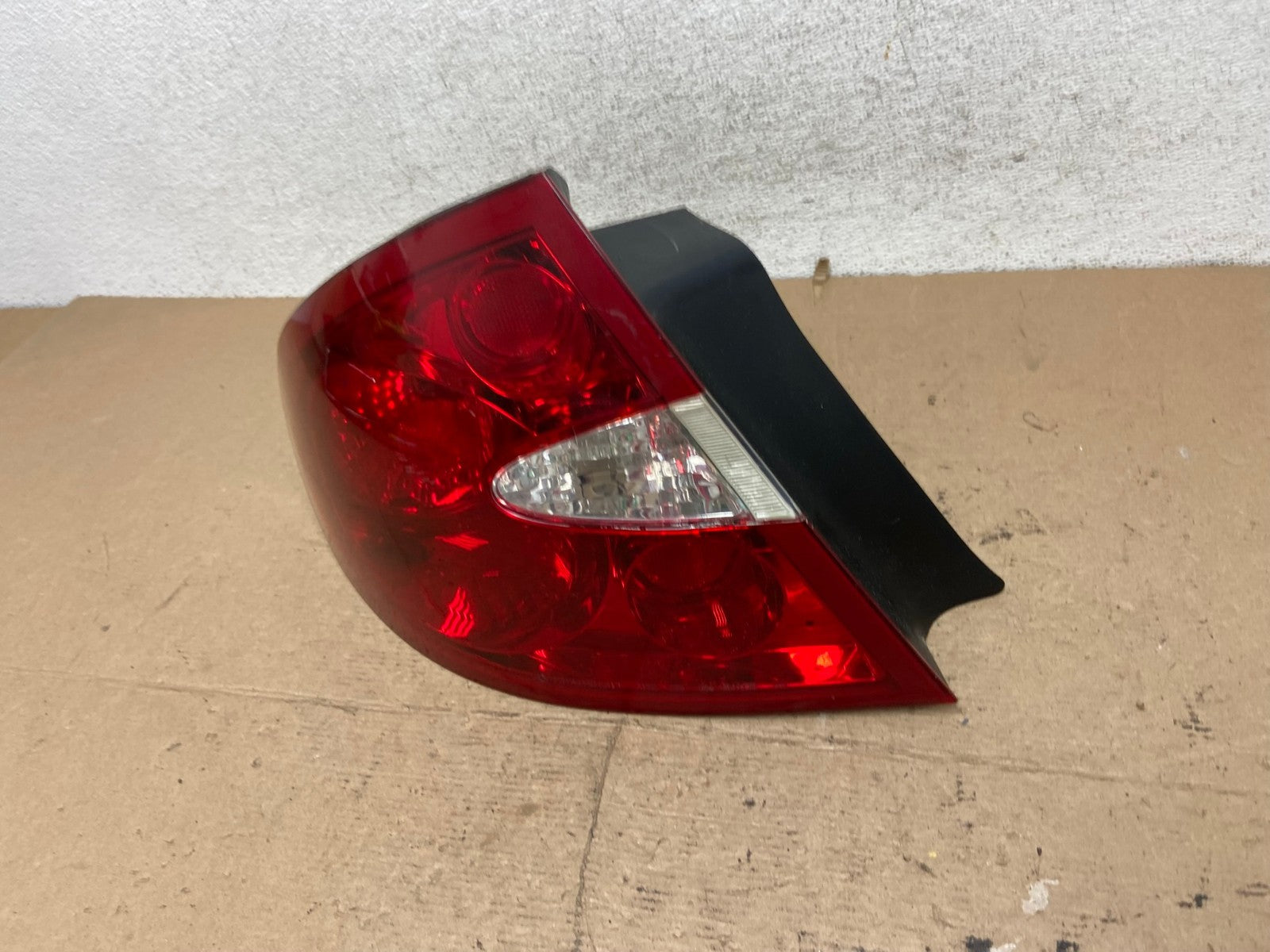 2005 to 2009 Buick Lacrosse Left Driver LH Side Tail Light AF5101 LK1