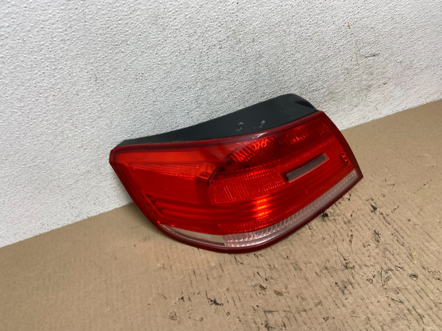 2007 - 2010 BMW M3 328i 335i Convertible Left Driver LH Tail Light AF5946 DW2