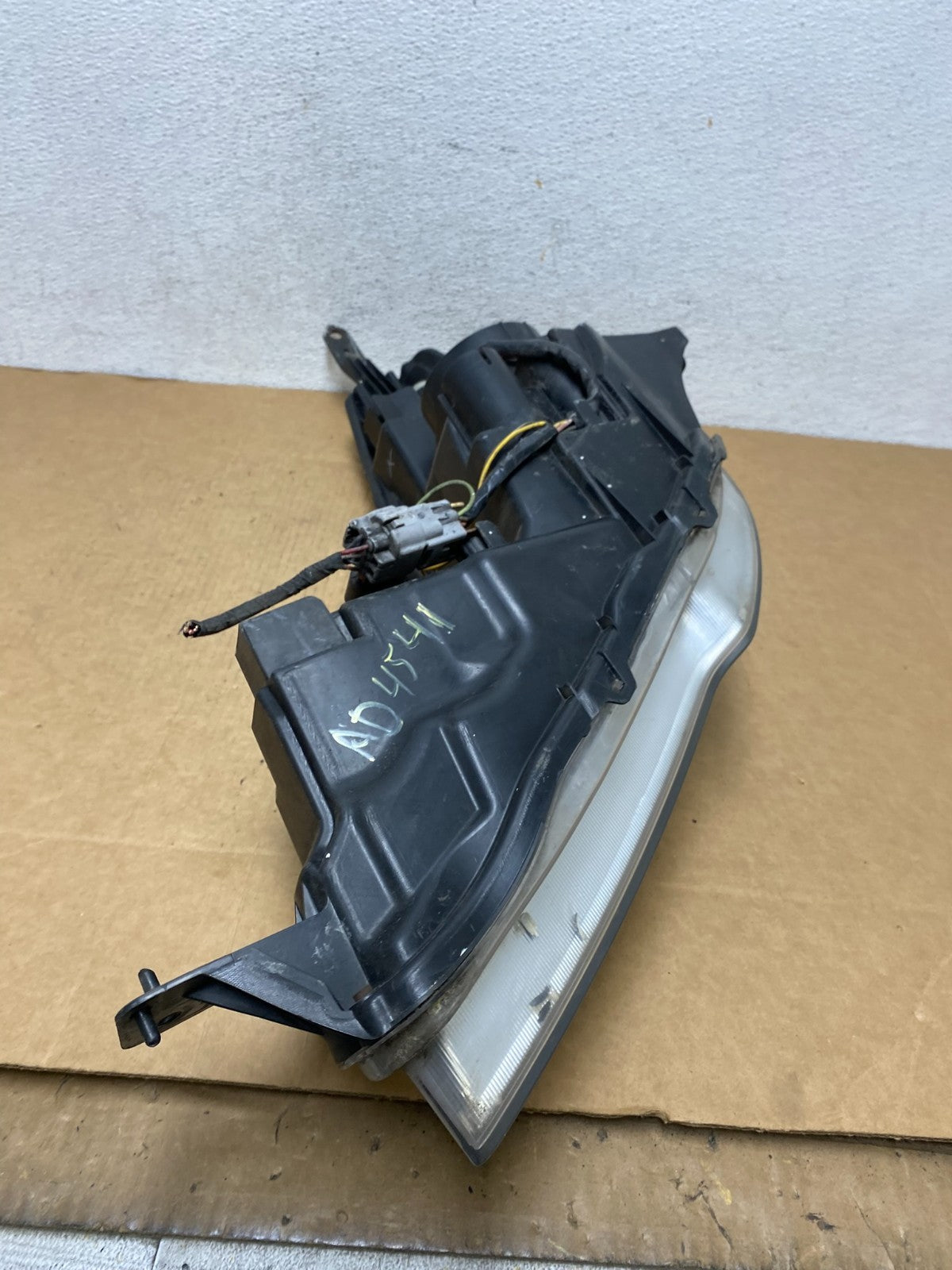 2010-2012 Subaru Legacy Outback Right Passenger Headlight AD4541 DW8