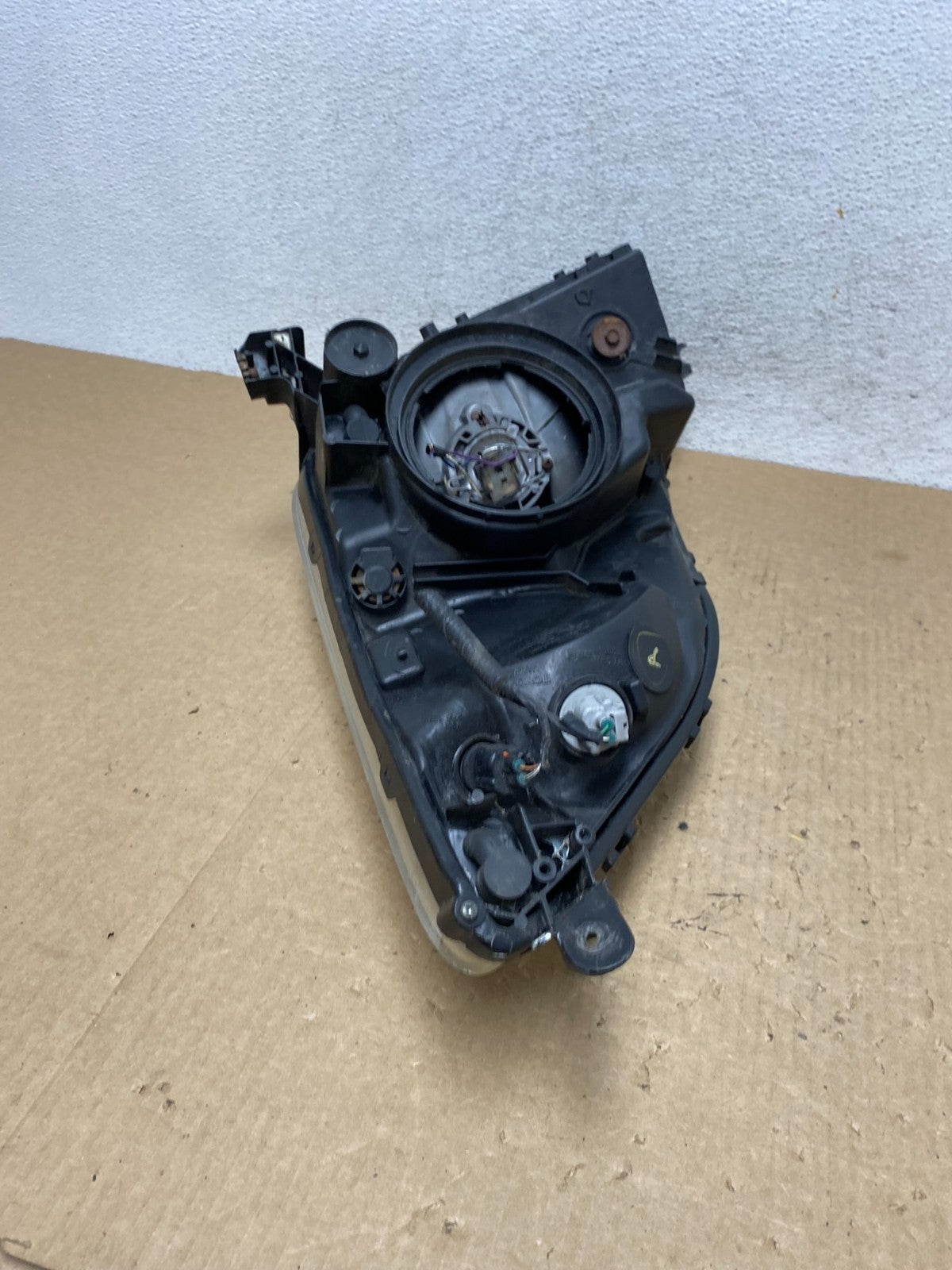 2004-2005 Toyota Prius Right Passenger RH Halogen Headlight AF9784 DW8