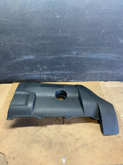 2008 to 2015 Volvo XC70 3.2L Engine Motor Top Upper Cover Panel R02751