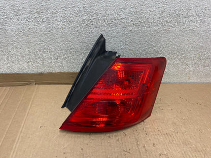 2014 to 2018 Ford Taurus Interceptor Right Passenger RH Tail Light U8368 DW0