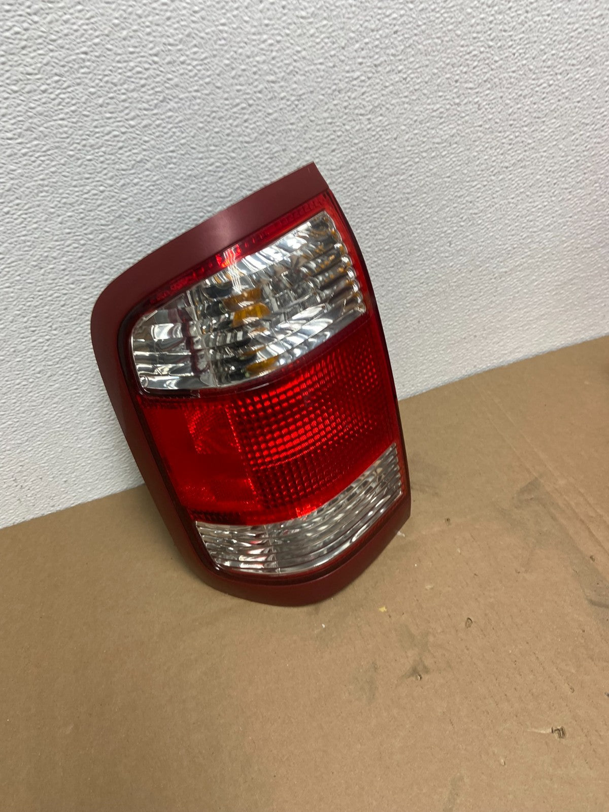 1999 to 2004 Nissan Pathfinder Left Driver Lh Side Tail light AB6329 DW2
