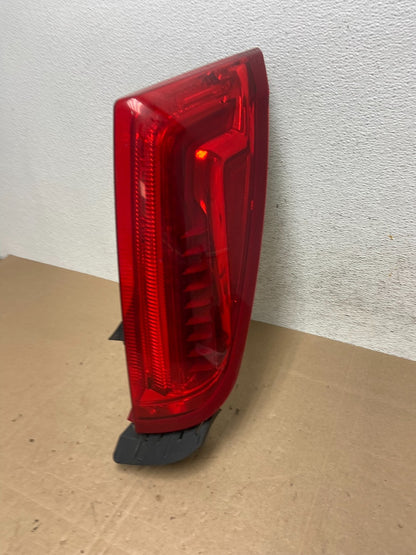 2013 to 2017 Cadillac XTS Right Passenger RH Tail Light AE5964 DW1