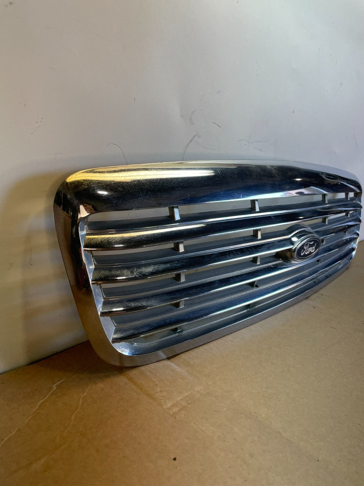 2003 to 2011 Ford Crown Victoria Front Upper Grille Grill Chrome AG3095 DG2