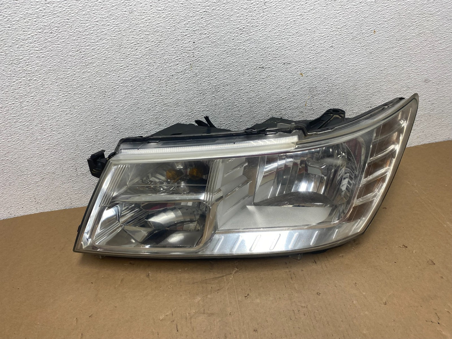 2009 to 2017 Dodge Journey Headlight Left Driver Lh Side Halogen AD7928 DW0