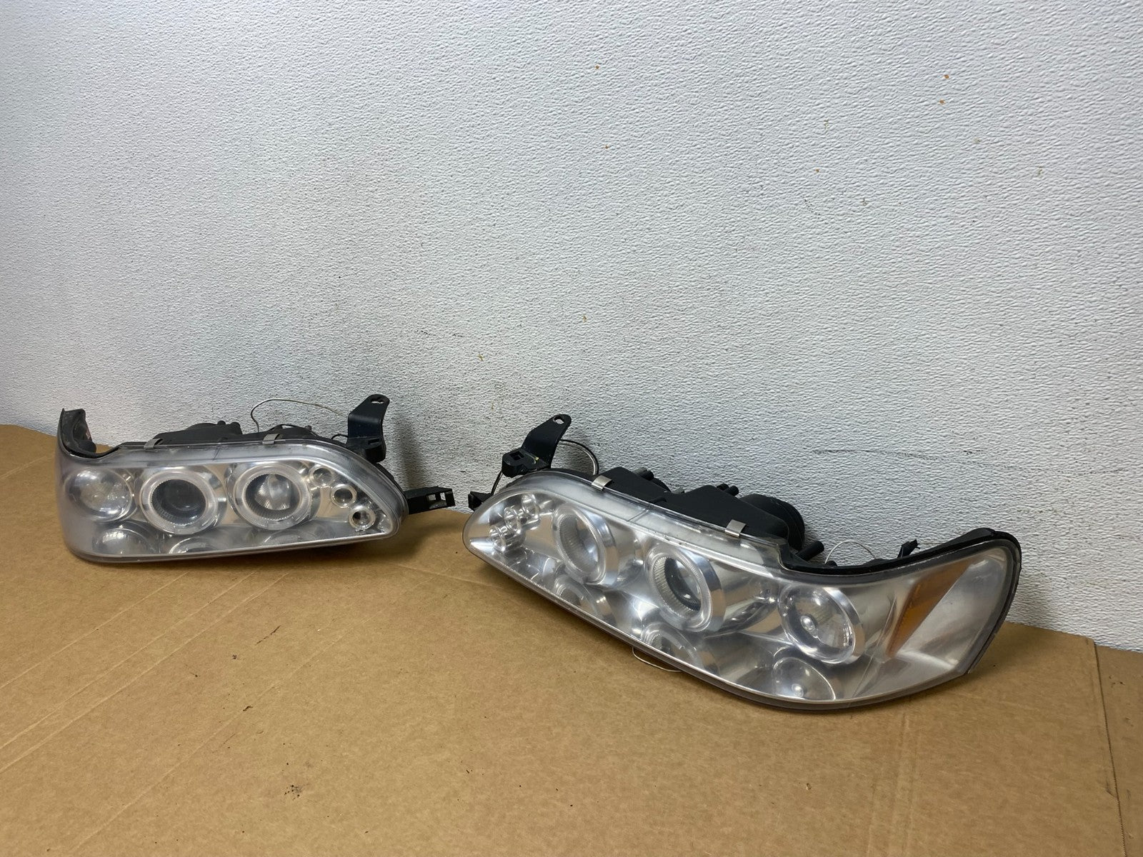 1993 to 1997 Toyota Corolla LED Left+Right Projector Headlights AD52811