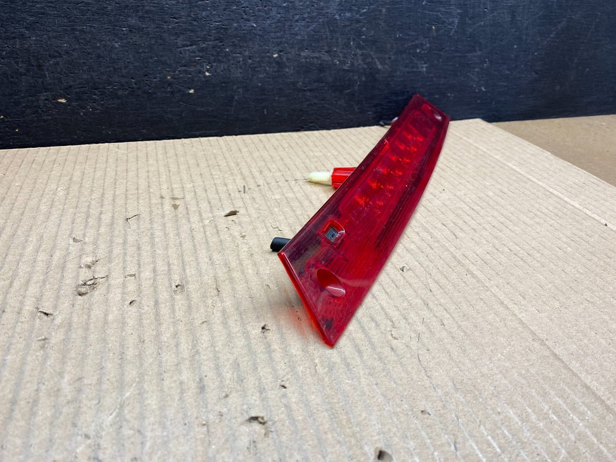 2007 to 2011 Ford Edge Rear Third Brake 3rd Light Lamp ai4900 DG1