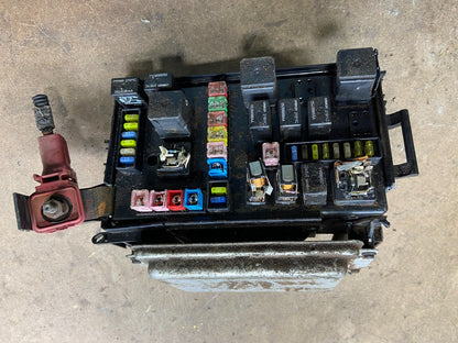 2005 Dodge Charger  Fuse Box Body Control Module BCM M7335 DG1